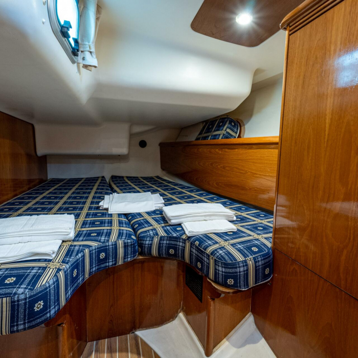 Tatanos | Sun Odyssey 43 photo 14