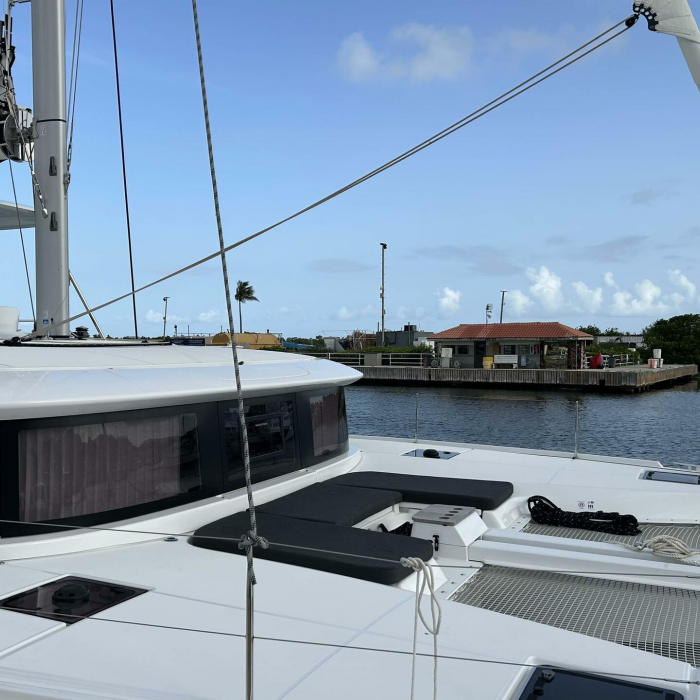 SUEÑOS | Lagoon 46 photo 5