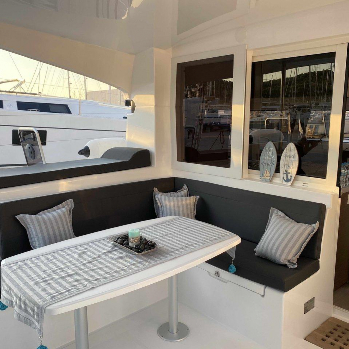 Economy | Lagoon 40 photo 4