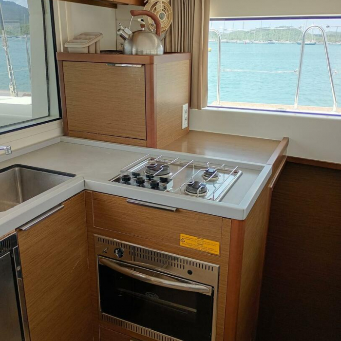 Unique | Lagoon 40 photo 17