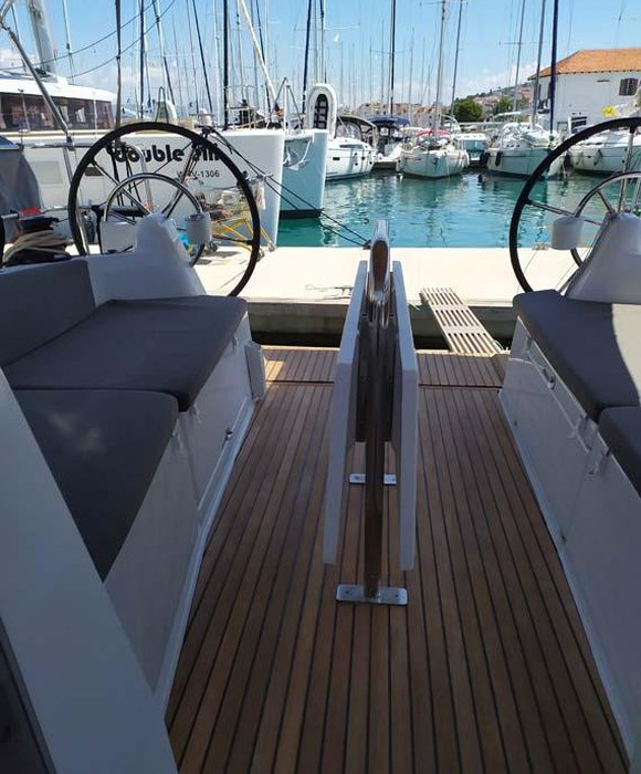 Bright Elli | Sun Odyssey 380 photo 4