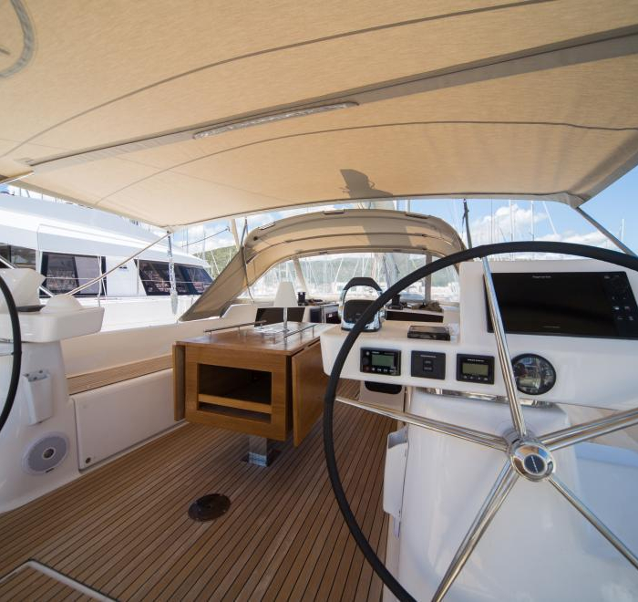 Houat | Dufour 520 GL photo 22