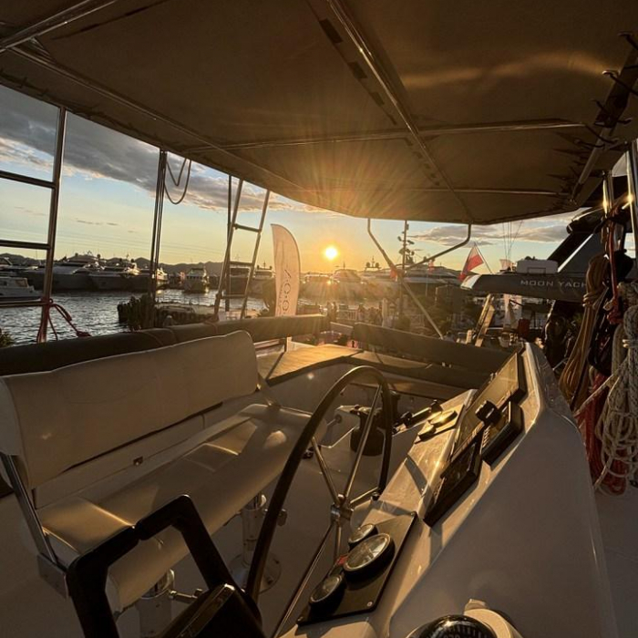 Siente El Mar | Dufour 48 Catamaran photo 3