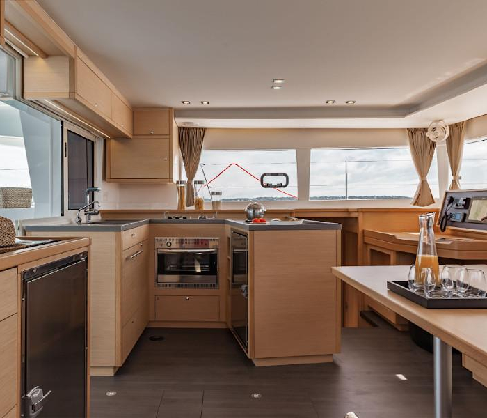 Caliente | Lagoon 450 Flybridge photo 1