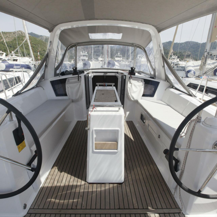 Missy | Oceanis 38.1 photo 3