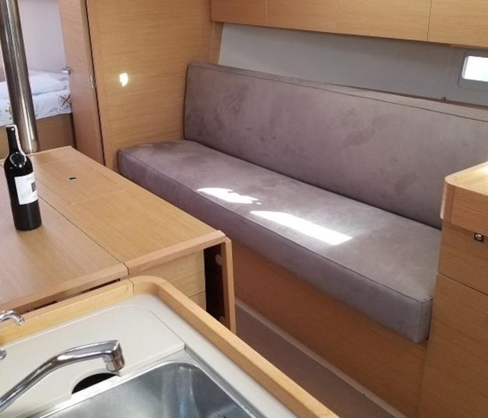 Ares | Dufour 360 photo 10