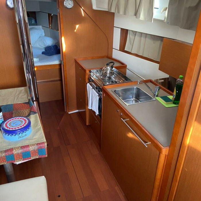 Caroline | Oceanis 38 photo 8