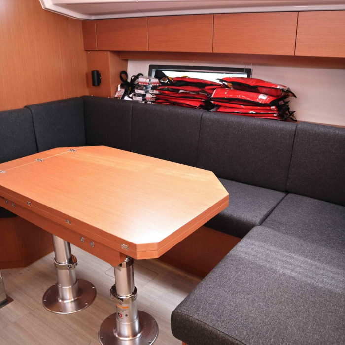 Prestige | Bavaria C42 photo 18