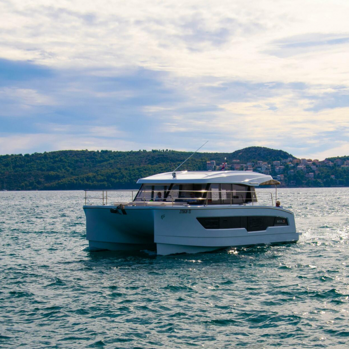 Dana | Fountaine Pajot MY4.S photo 6
