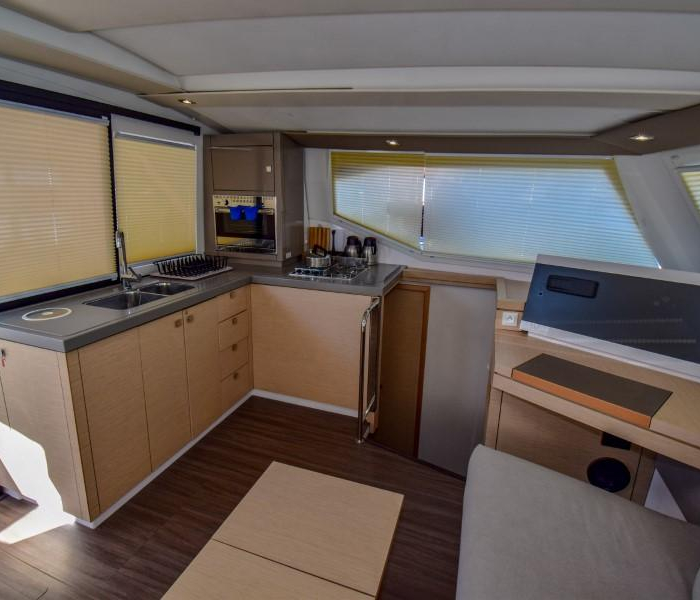 Amber | Lucia 40 photo 38