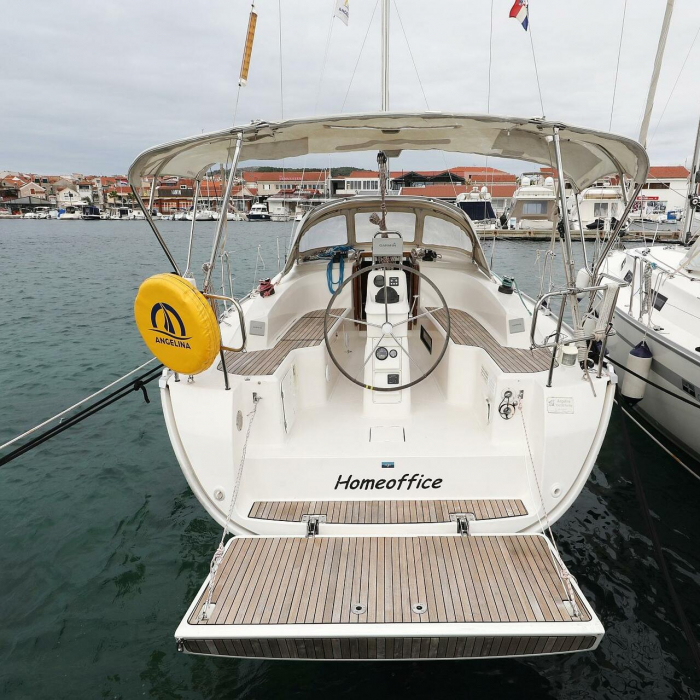 Homeoffice | Bavaria Cruiser 33 photo 21