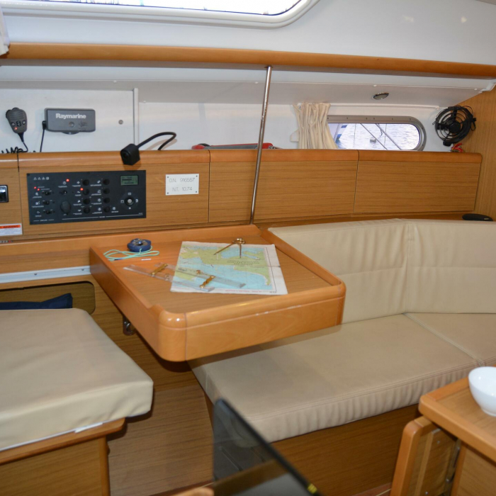 Babis 2010 | Sun Odyssey 36i photo 18