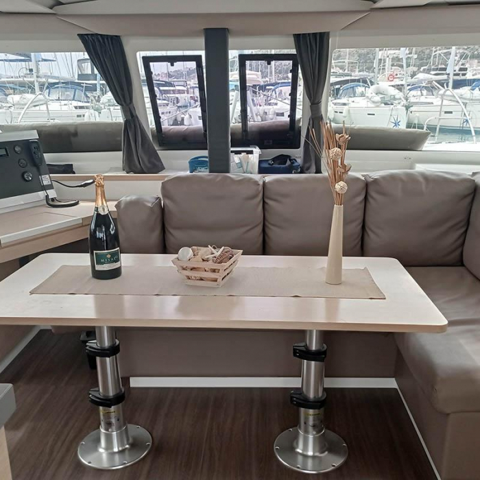 Shanti | Fountaine Pajot LUCIA 40 photo 7
