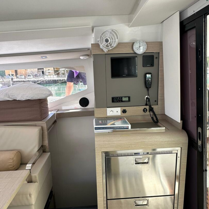 Isla | Fountaine Pajot Isla 40 photo 39