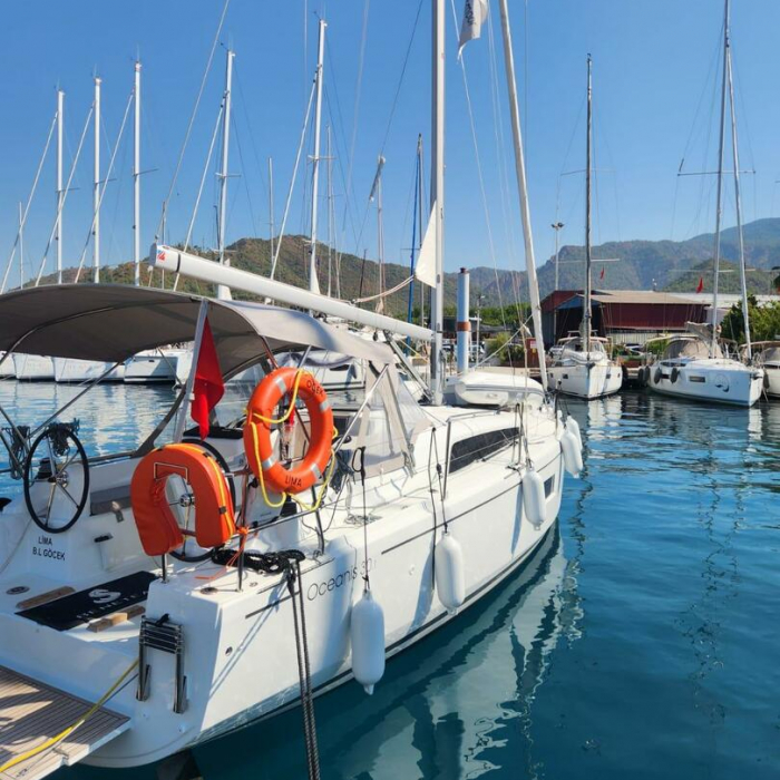 Lima | Oceanis 30.1 photo 3