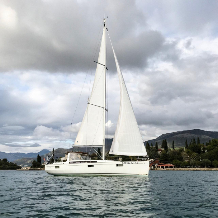 Blues | Oceanis 48 photo 2