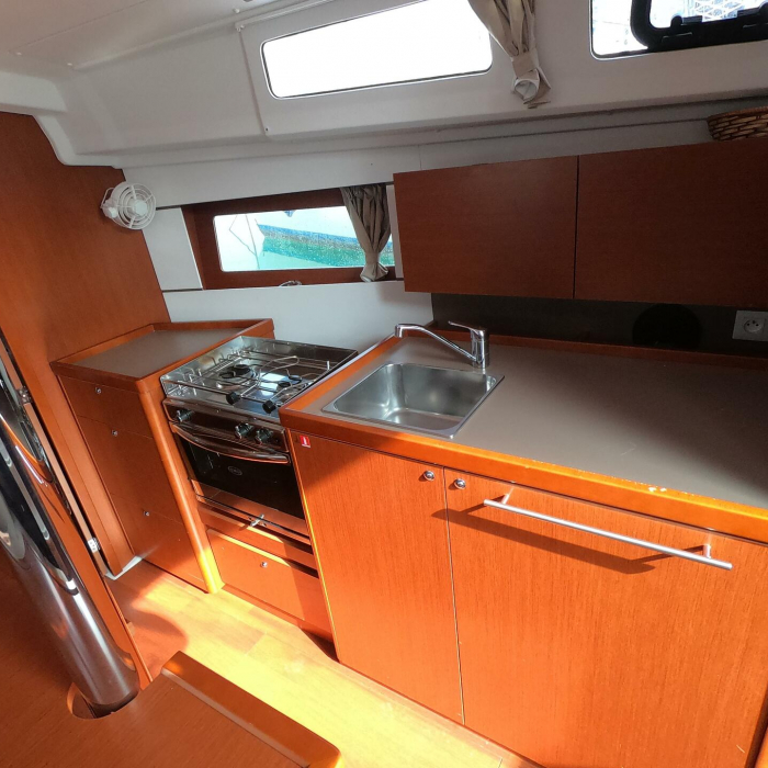 Abeona | Oceanis 35.1 photo 12