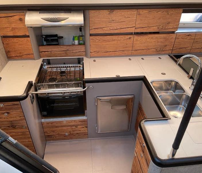 Champagne | Jeanneau 57 photo 4