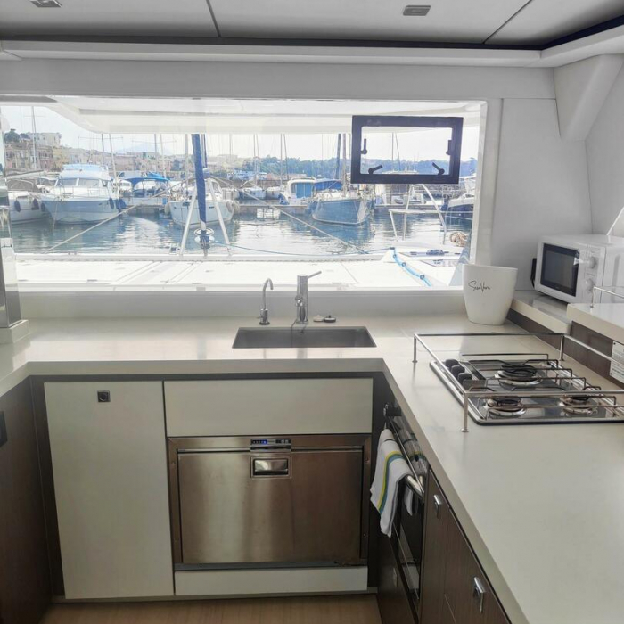 Daria | Leopard 45 photo 4