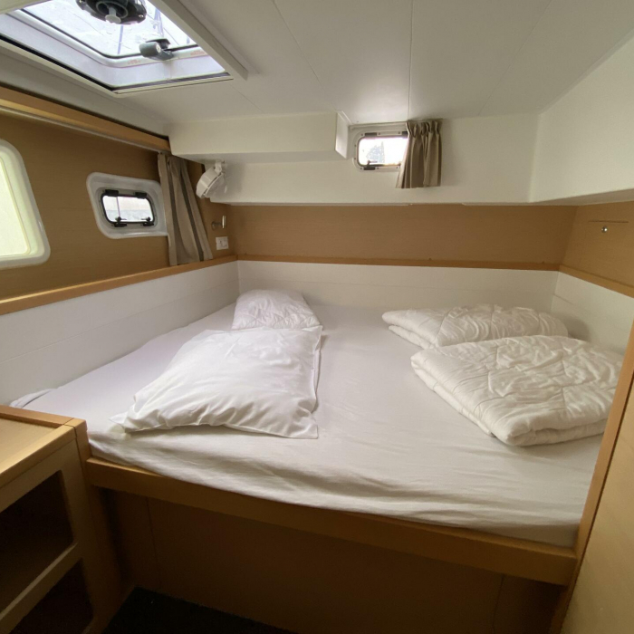 Nirvana | Lagoon 39 photo 23