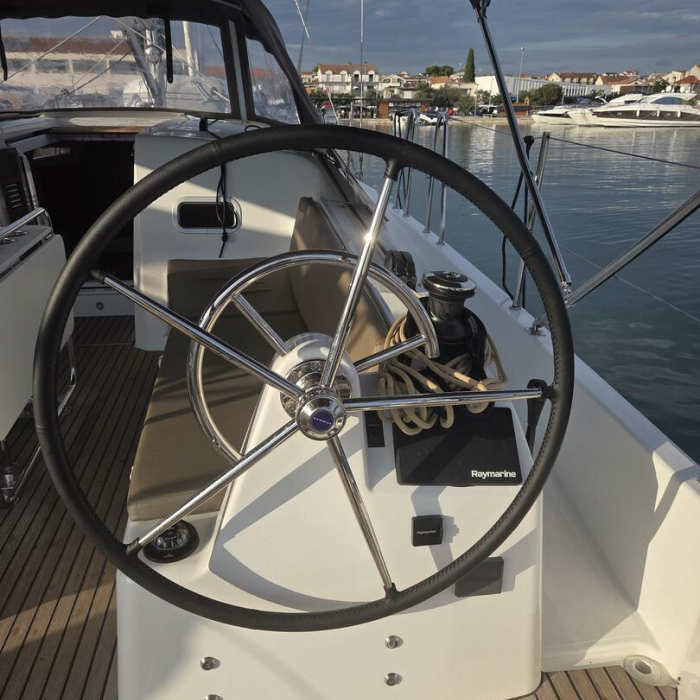 Kavinton | Sun Odyssey 380 photo 6