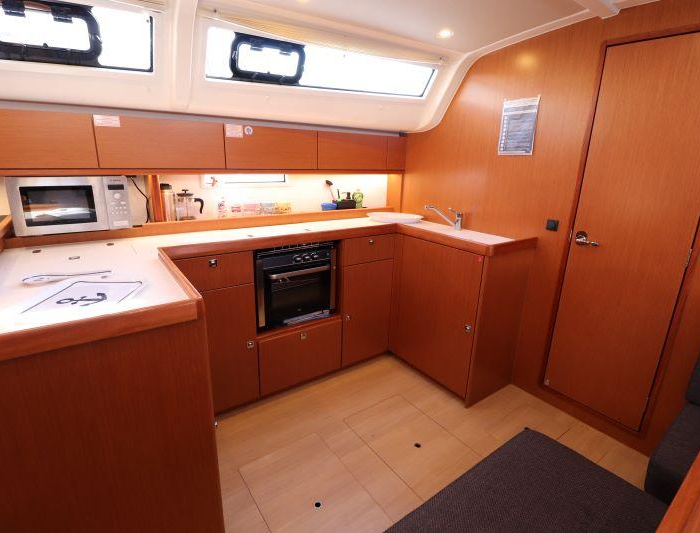 Euphoria (Water Maker) | Bavaria cruiser 51 photo 8