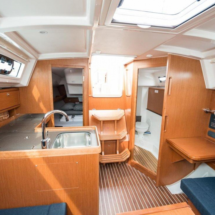 Lia | Bavaria Cruiser 34 photo 11