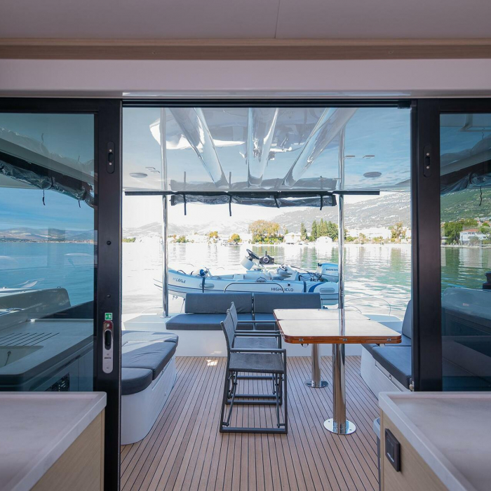 Lavina | Lagoon 51 photo 8