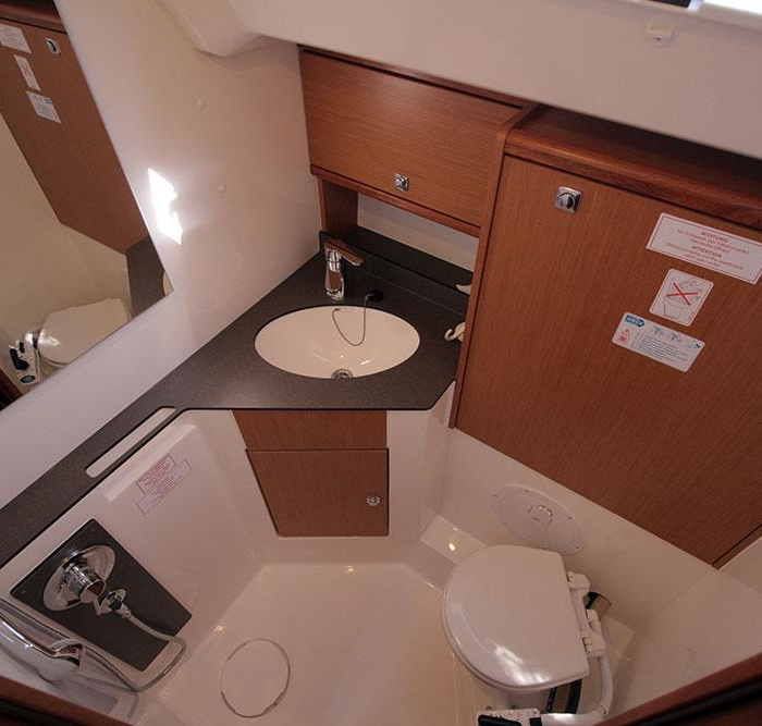 Casino Royale | Bavaria Cruiser 46 C photo 5