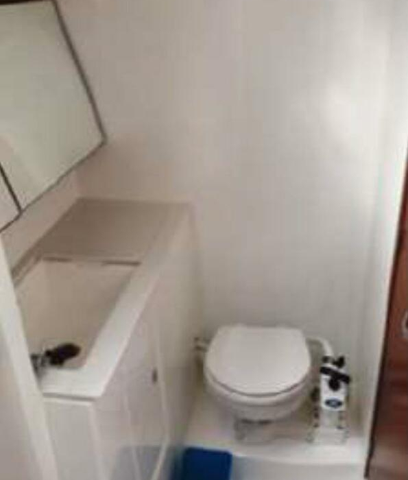 Economy | Dufour 450 GL photo 20