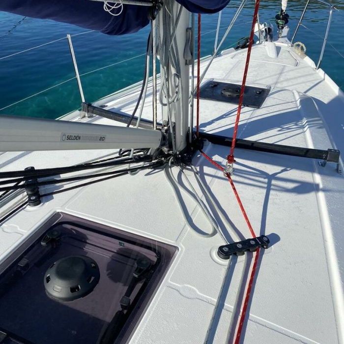 Angelica | Oceanis 34.1 photo 4