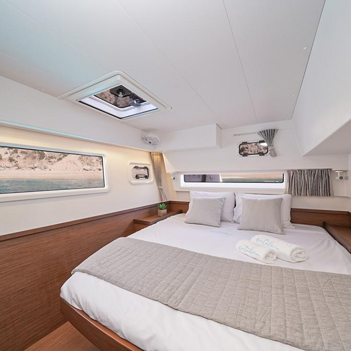 Catalina | A/C generator watermaker | Lagoon 42 photo 10