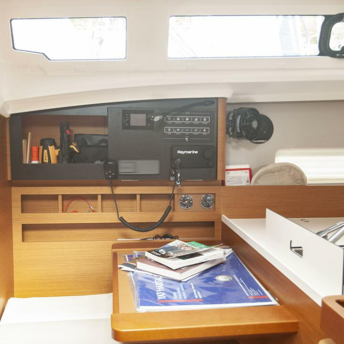 Sea Breeze | Sun Odyssey 410 photo 6