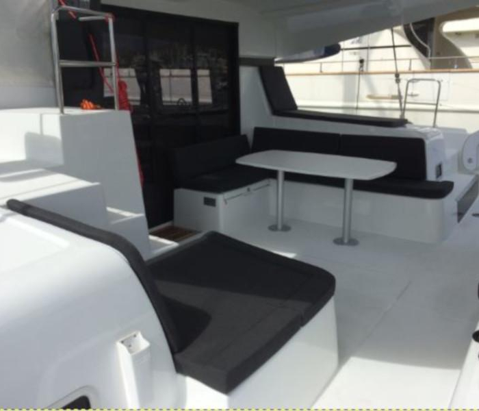 Mares | Lagoon 42 photo 14