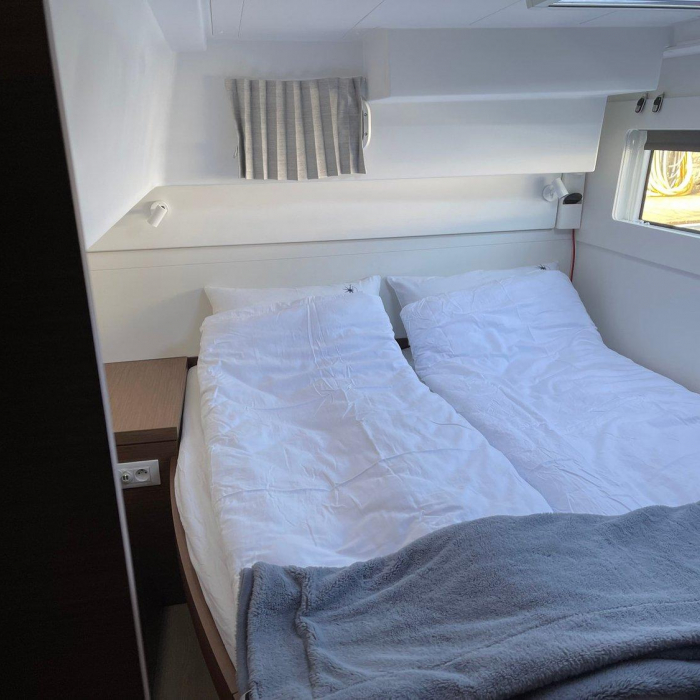 Arctic Charm | Lagoon 40 photo 20