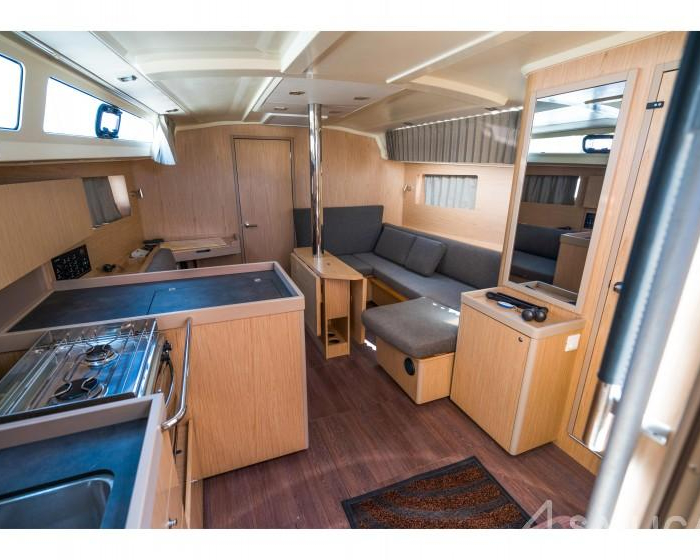 White Pearl | Oceanis 41.1 photo 3