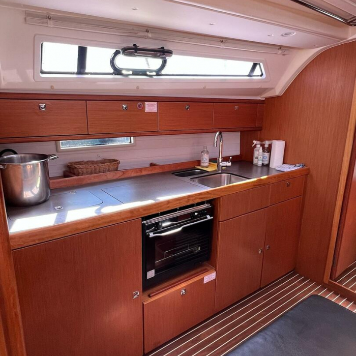 Enja | Bavaria Cruiser 41 photo 9