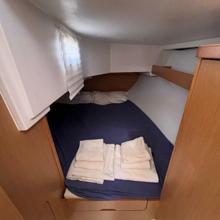 Lazzarone | Sun Odyssey 319 photo 8