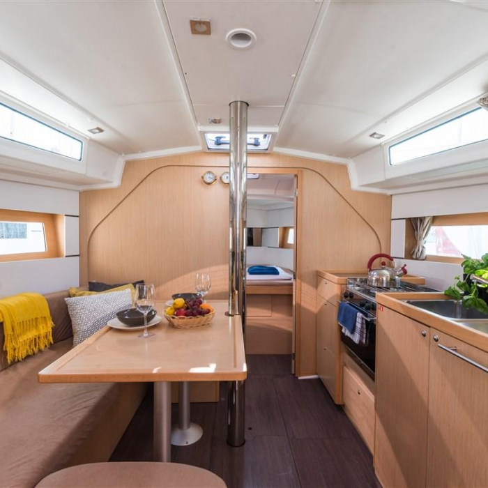 Rusalka | Oceanis 38 photo 17