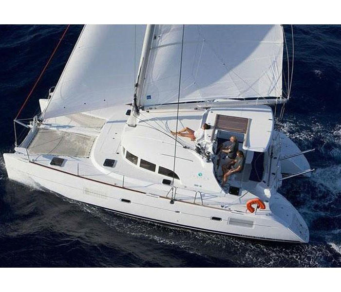 Giulia | Lagoon 380 photo 2