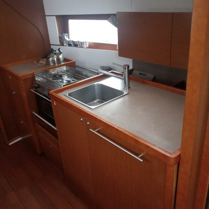 Monica | Oceanis 38 photo 7