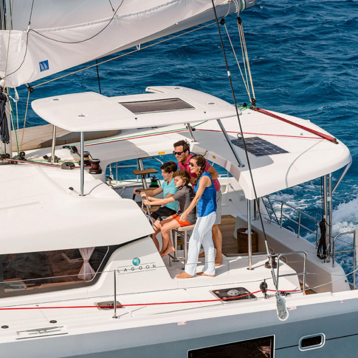 HeyBlue | Lagoon 42 photo 11