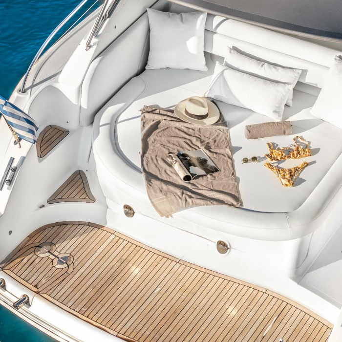 AEGEAN BLUE | Bavaria 40 photo 5