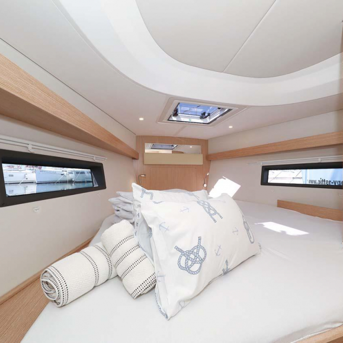 Leya | Bavaria C42 Style photo 11