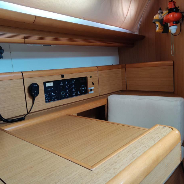 Miss Elli | Sun Odyssey 44i photo 10