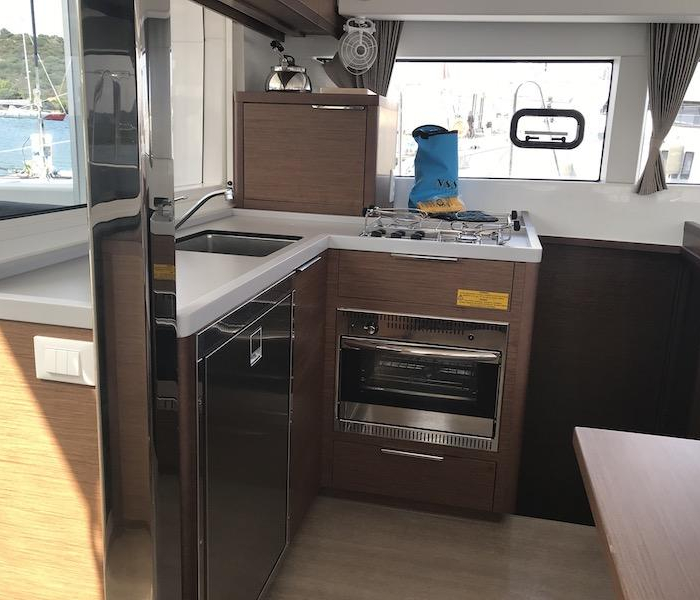 Orso di Mare | Lagoon 40 photo 6