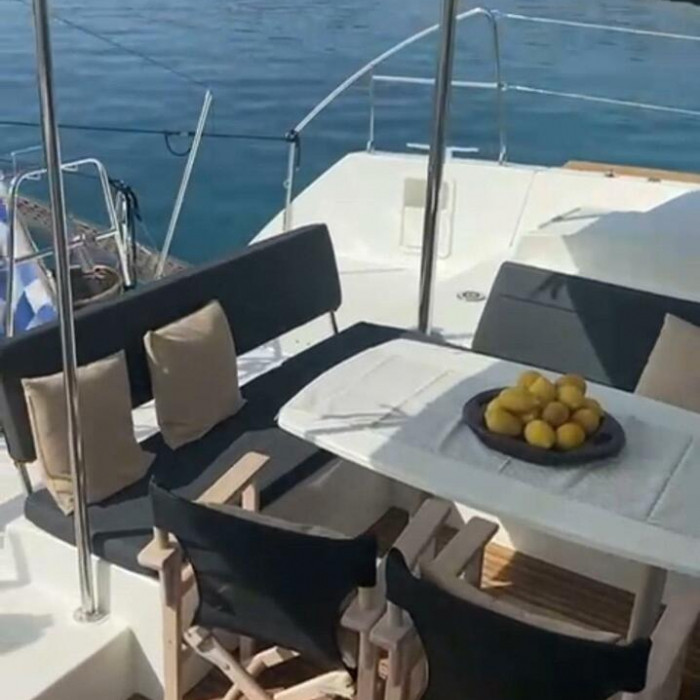 MARTINA TRES | Lagoon 450 Flybridge photo 2
