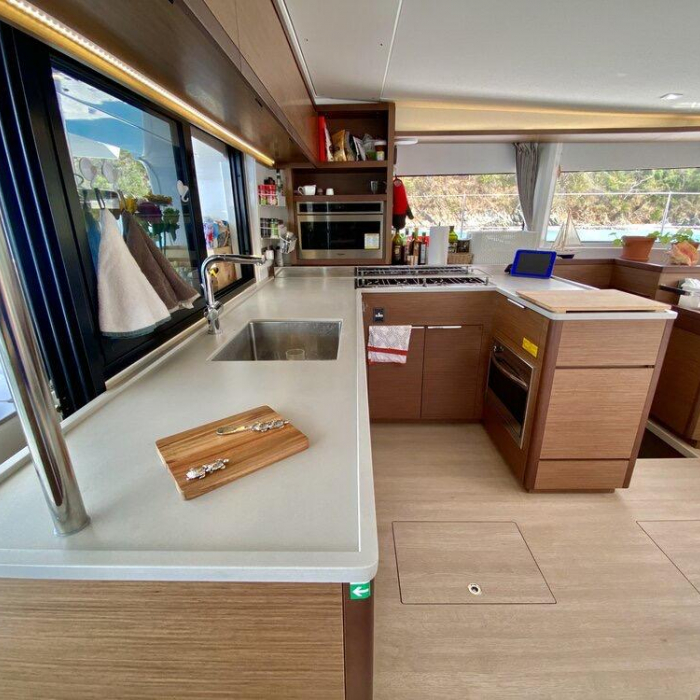 Maryna | Lagoon 46 photo 23