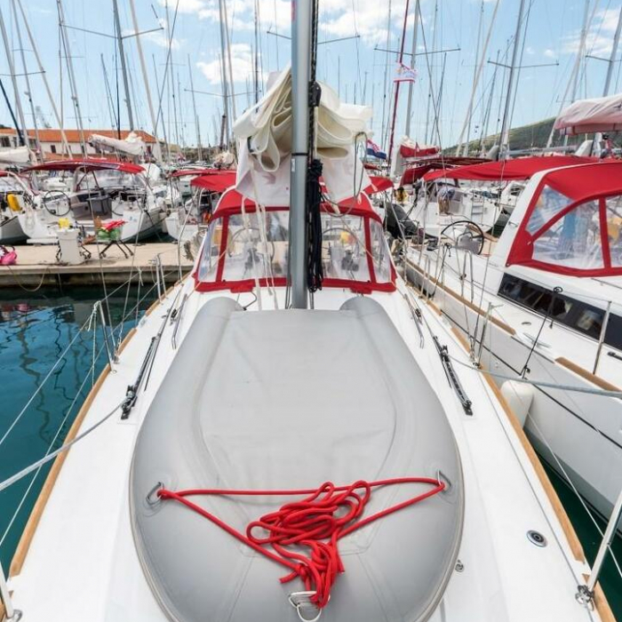 Bela | Oceanis 35.1 photo 21