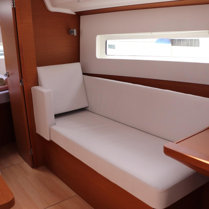 Bura Kiss | Sun Odyssey 380 photo 8